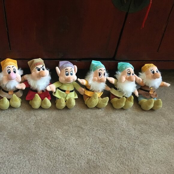 Disney Seven Dwarfs 7" Plush + 10" Dopey Plush in O Plastic Case Ltd Diamond Ed. - Picture 3 of 16